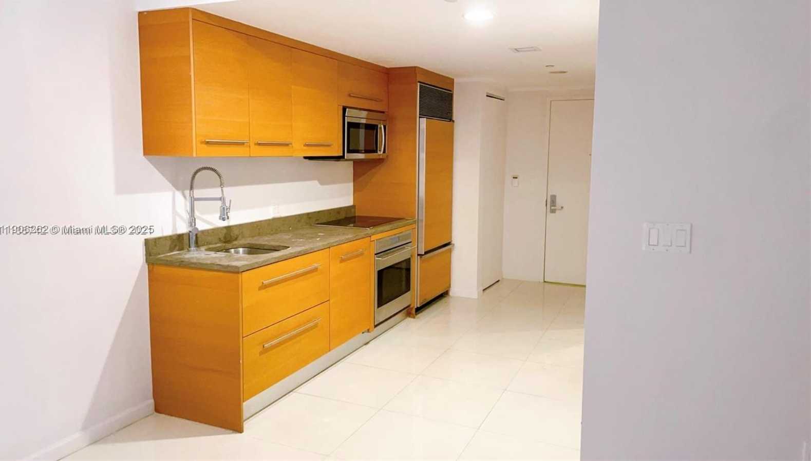 Small Image of 495 BRICKELL AVE #1606, Miami Number 7