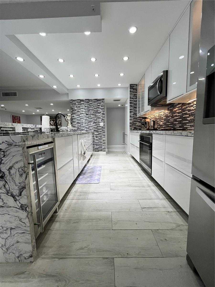 Small Image of 300 THREE ISLANDS BLVD #PH3A, Hallandale Beach Number 35