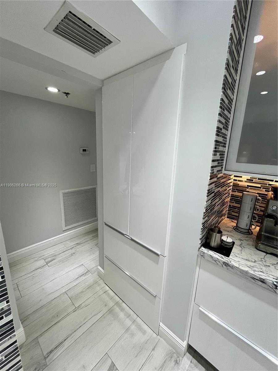 Small Image of 300 THREE ISLANDS BLVD #PH3A, Hallandale Beach Number 36