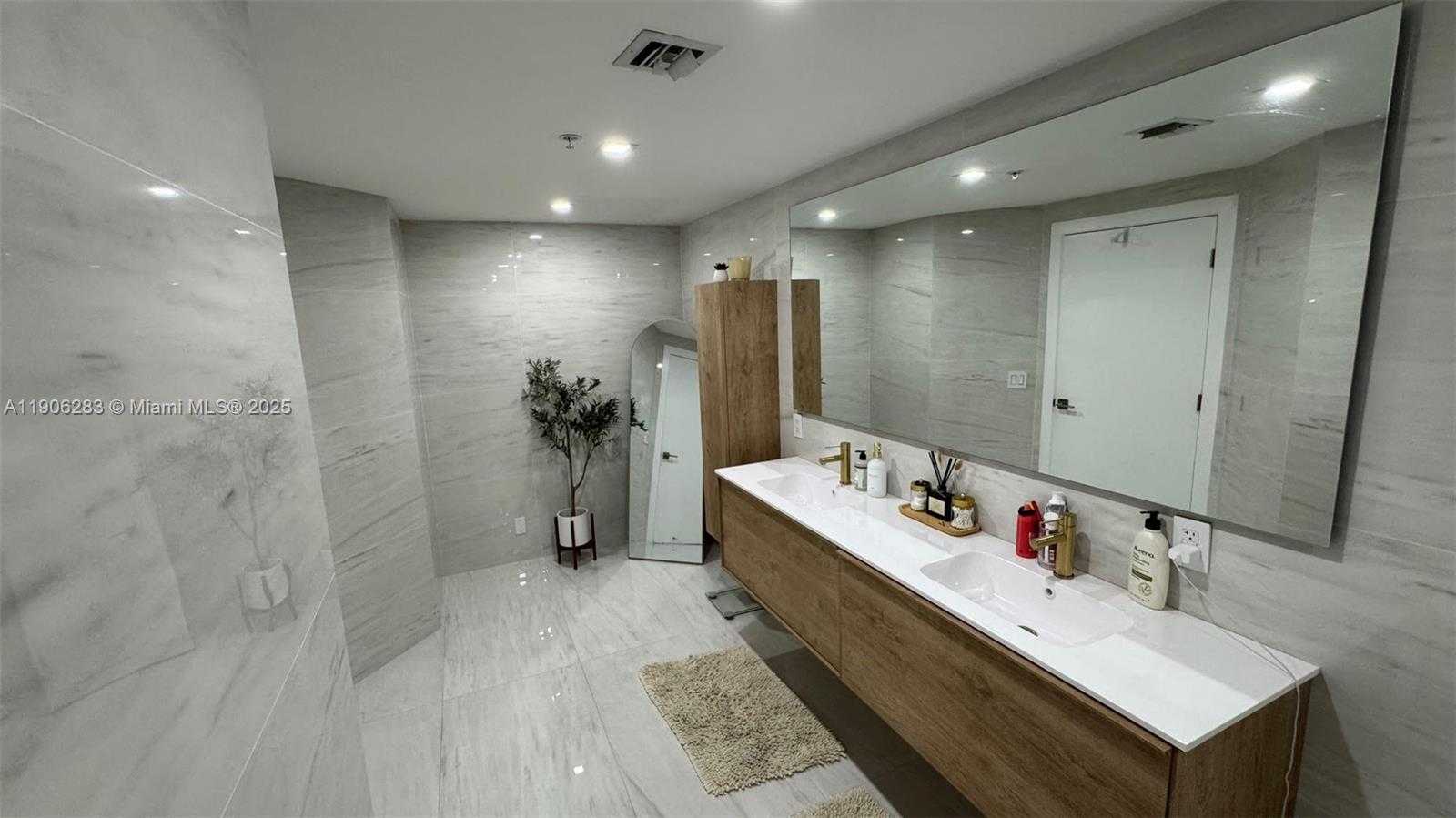 Small Image of 3000 NORTH EAST 188TH ST #402, Aventura Number 24