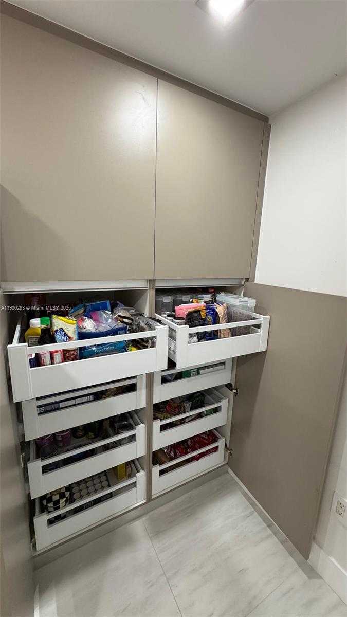 Small Image of 3000 NORTH EAST 188TH ST #402, Aventura Number 5