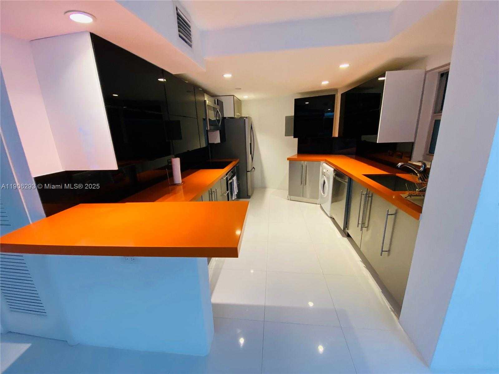 Small Image of 1881 WASHINGTON AVE #2D, Miami Beach Number 4