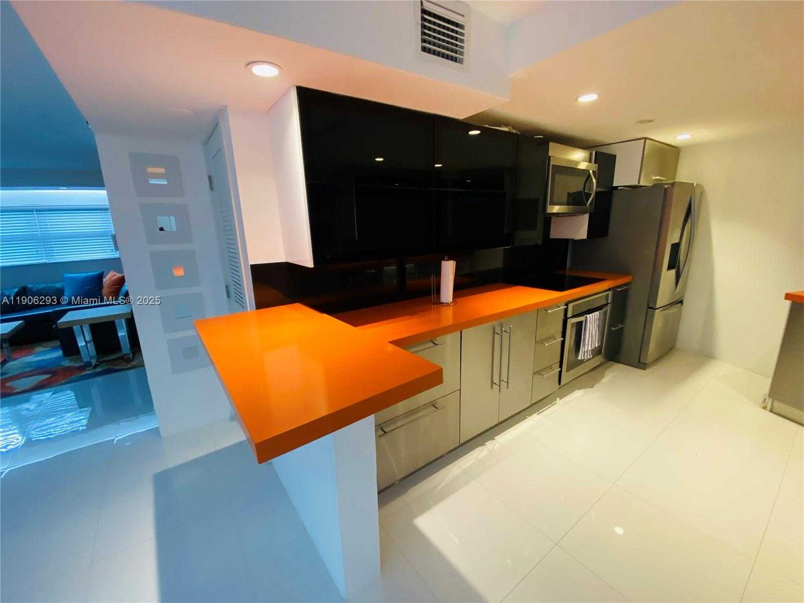 Small Image of 1881 WASHINGTON AVE #2D, Miami Beach Number 5