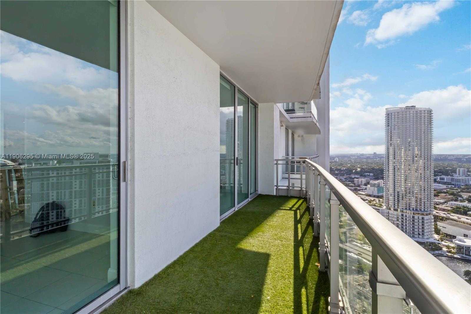 Small Image of 90 SOUTH WEST 3RD ST #4305, Miami Number 11