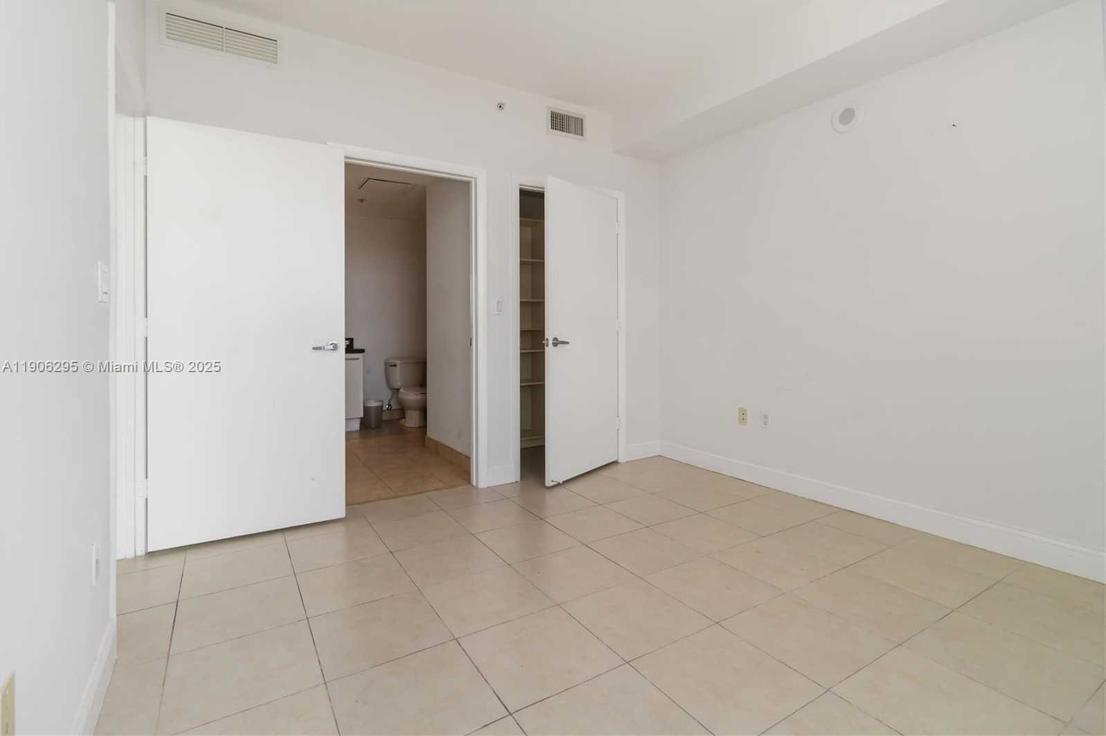 Small Image of 90 SOUTH WEST 3RD ST #4305, Miami Number 19