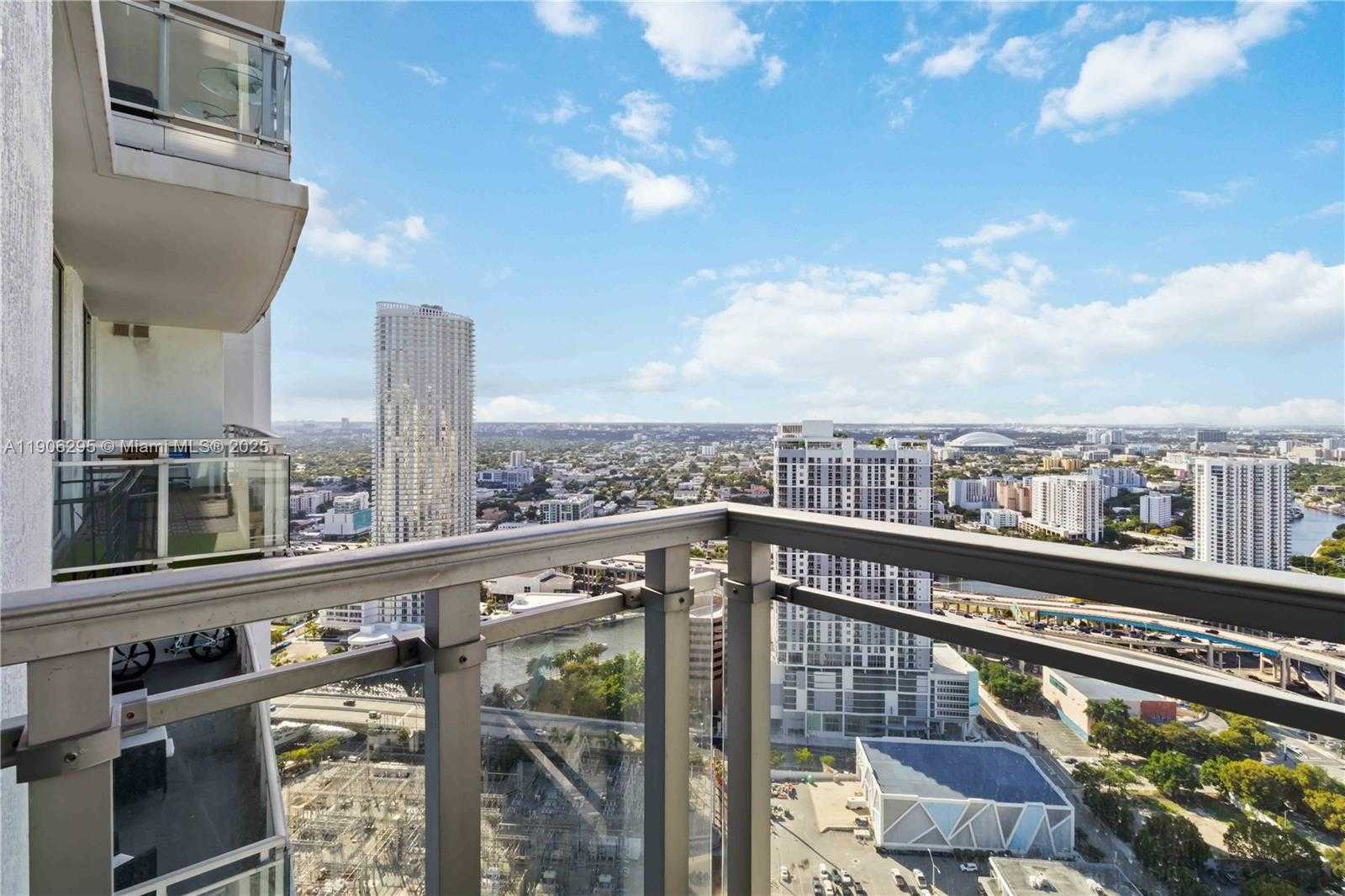 Small Image of 90 SOUTH WEST 3RD ST #4305, Miami Number 20