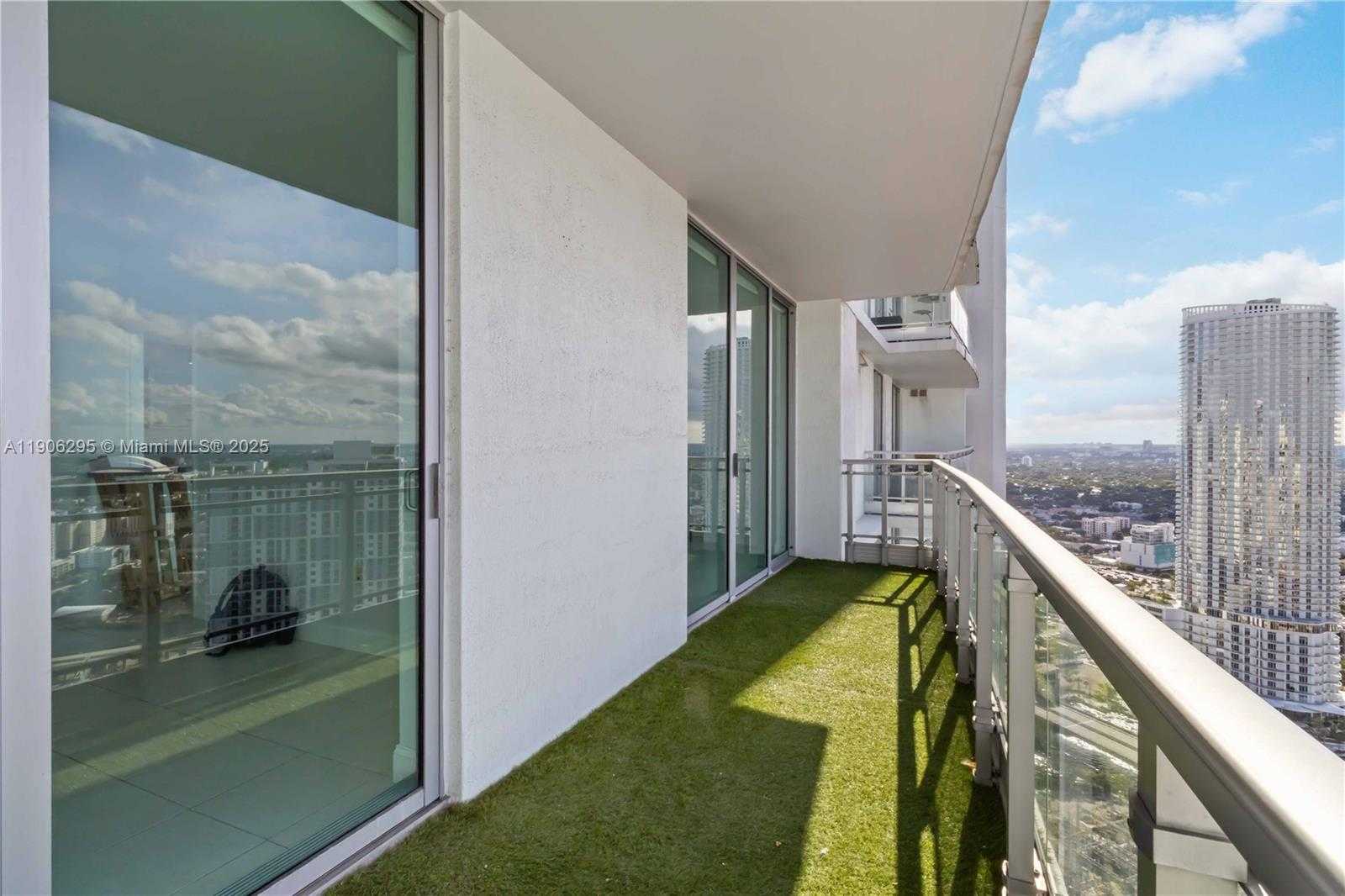 Small Image of 90 SOUTH WEST 3RD ST #4305, Miami Number 22