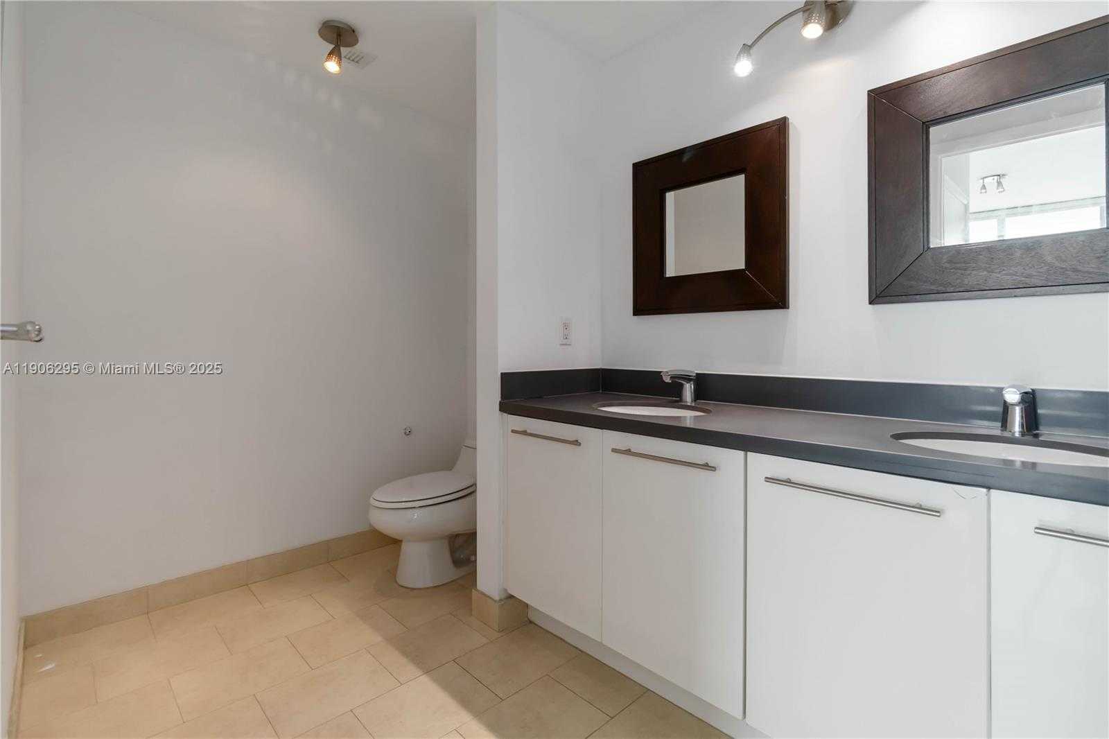 Small Image of 90 SOUTH WEST 3RD ST #4305, Miami Number 32