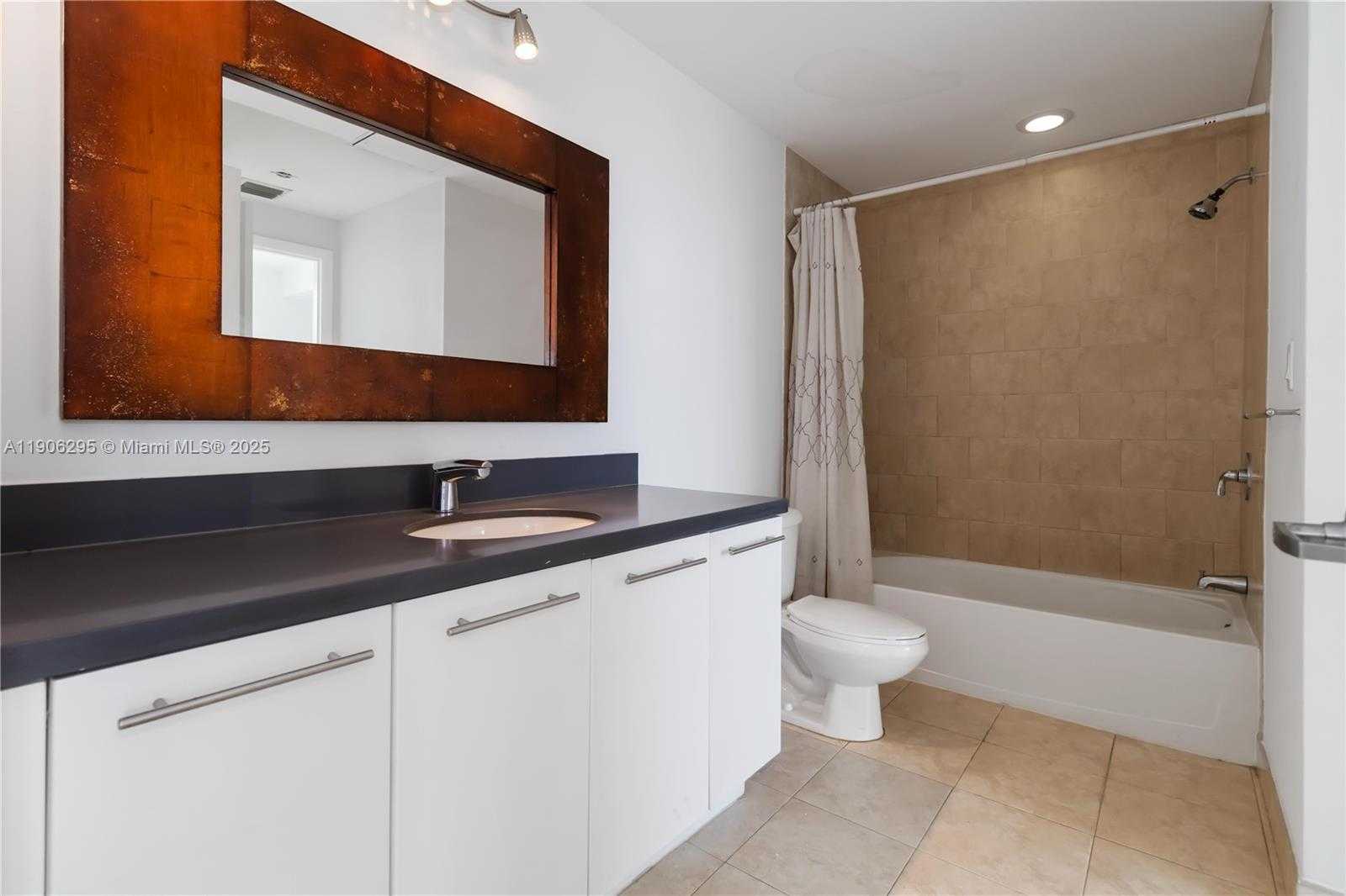 Small Image of 90 SOUTH WEST 3RD ST #4305, Miami Number 36