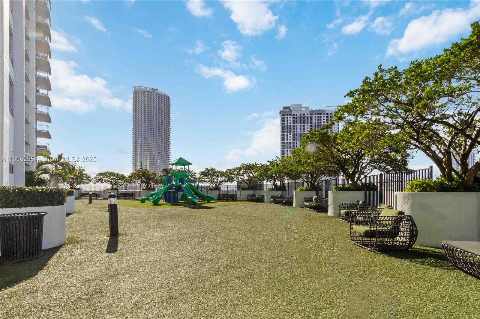 Small Image of 90 SOUTH WEST 3RD ST #4305, Miami Number 45