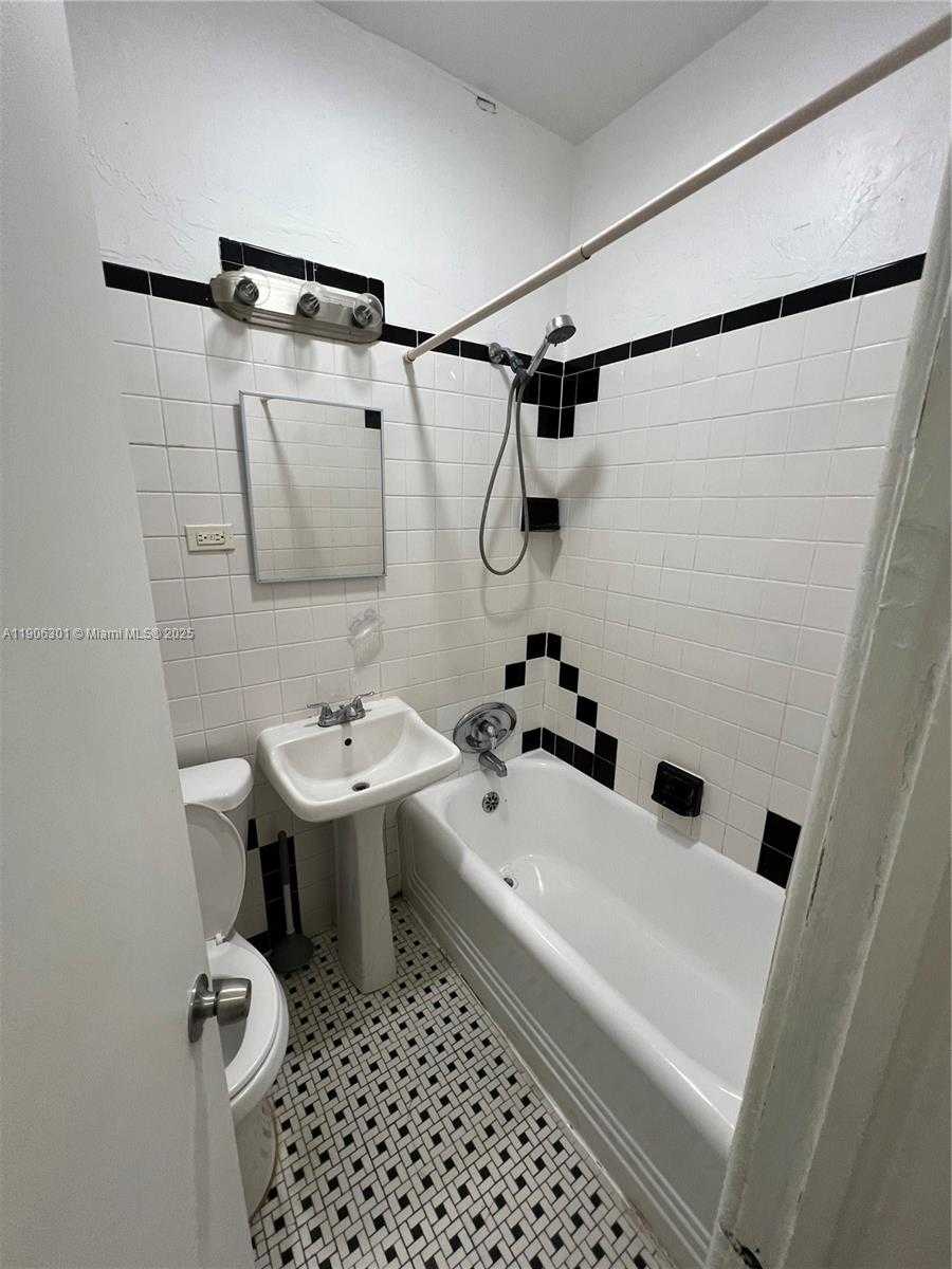 Small Image of 215 30TH ST #4, Miami Beach Number 10