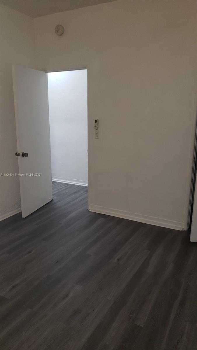 Small Image of 215 30TH ST #4, Miami Beach Number 11
