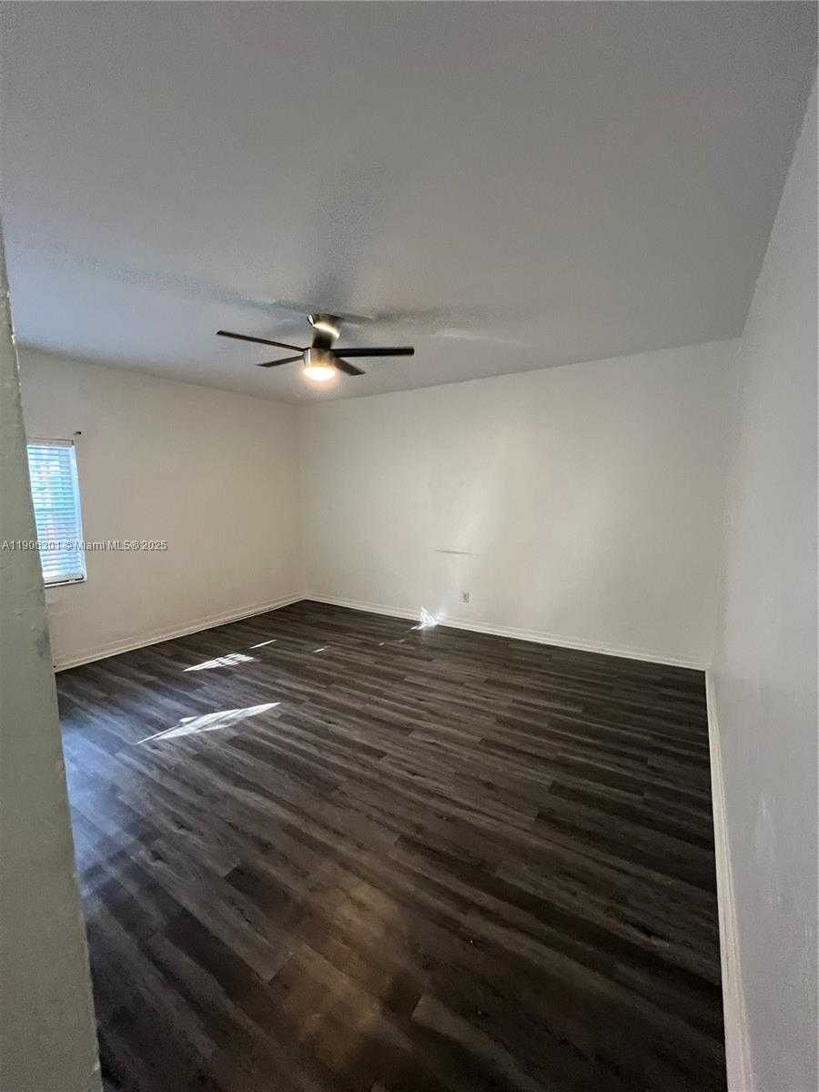 Small Image of 215 30TH ST #4, Miami Beach Number 12