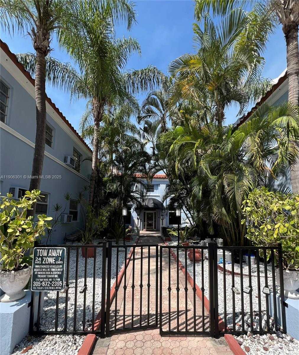 Small Image of 215 30TH ST #4, Miami Beach Number 3