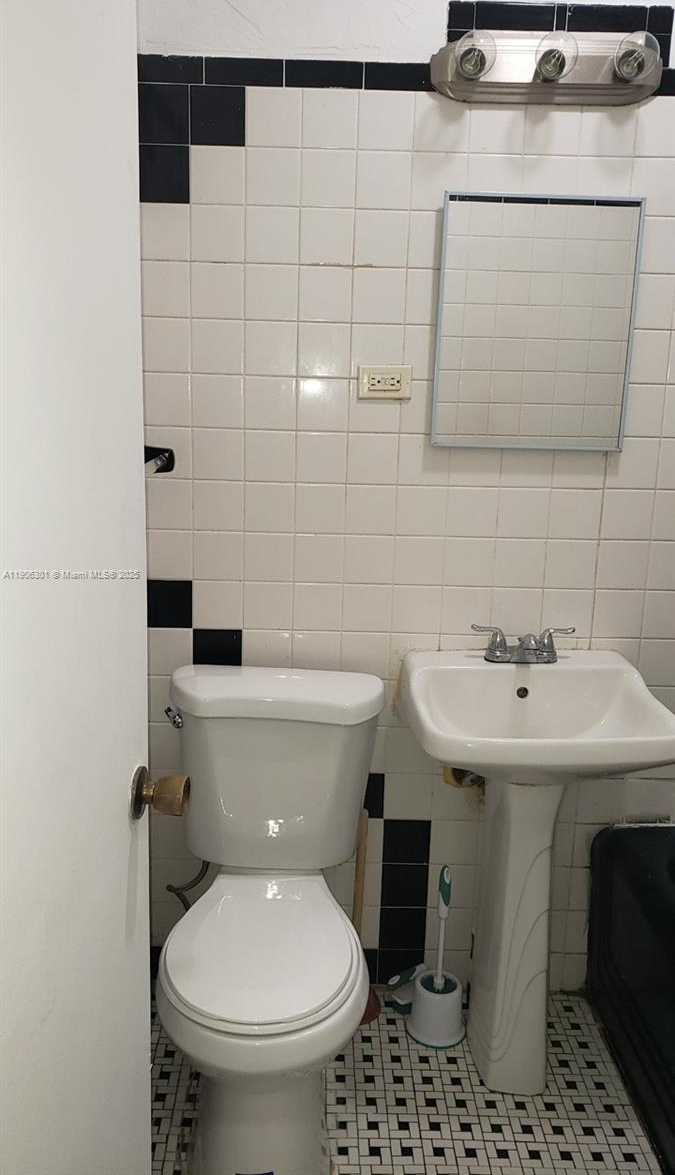 Small Image of 215 30TH ST #4, Miami Beach Number 9