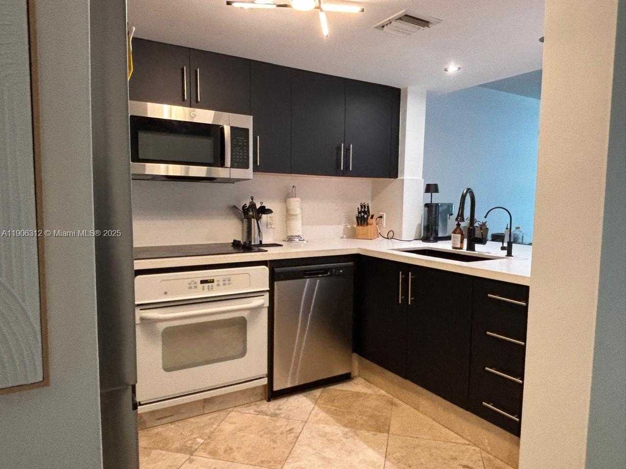 Small Image of 2101 BRICKELL AVE #903, Miami Number 15