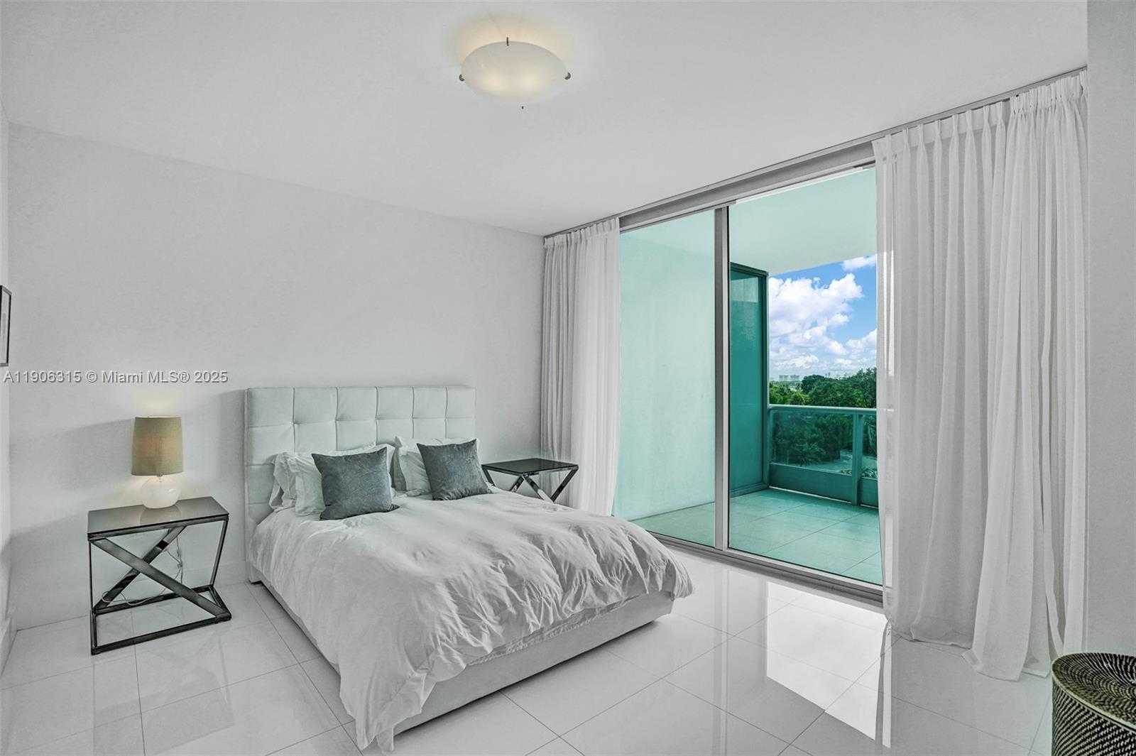 Small Image of 900 BISCAYNE BLVD #501, Miami Number 10