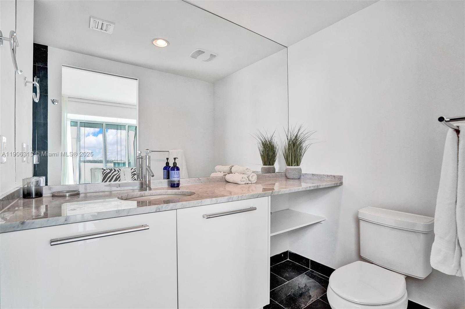 Small Image of 900 BISCAYNE BLVD #501, Miami Number 14