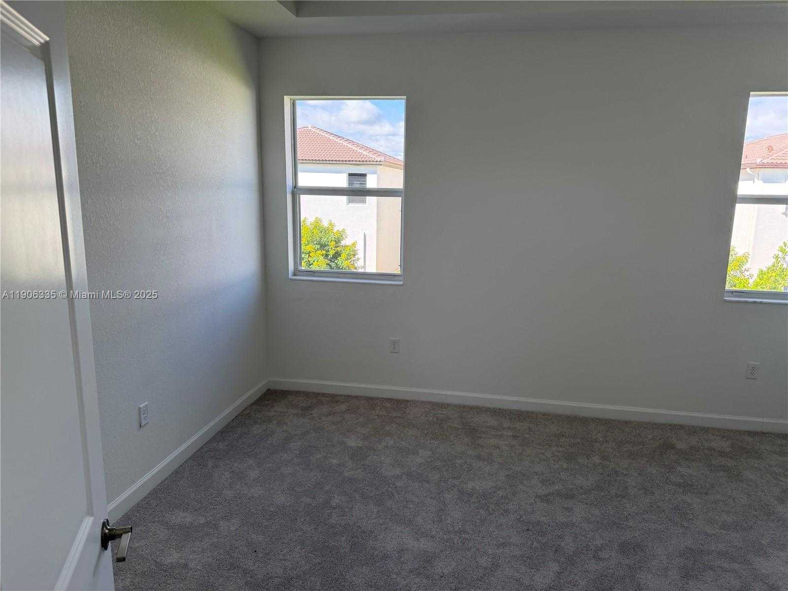 Small Image of 2426 SOUTH EAST 26 LN #2426, Homestead Number 10