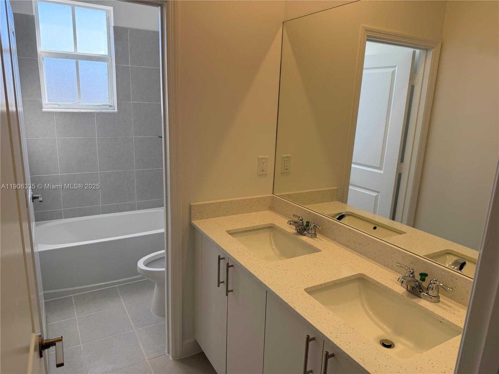 Small Image of 2426 SOUTH EAST 26 LN #2426, Homestead Number 15