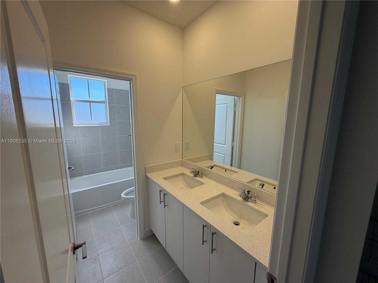 Small Image of 2426 SOUTH EAST 26 LN #2426, Homestead Number 17