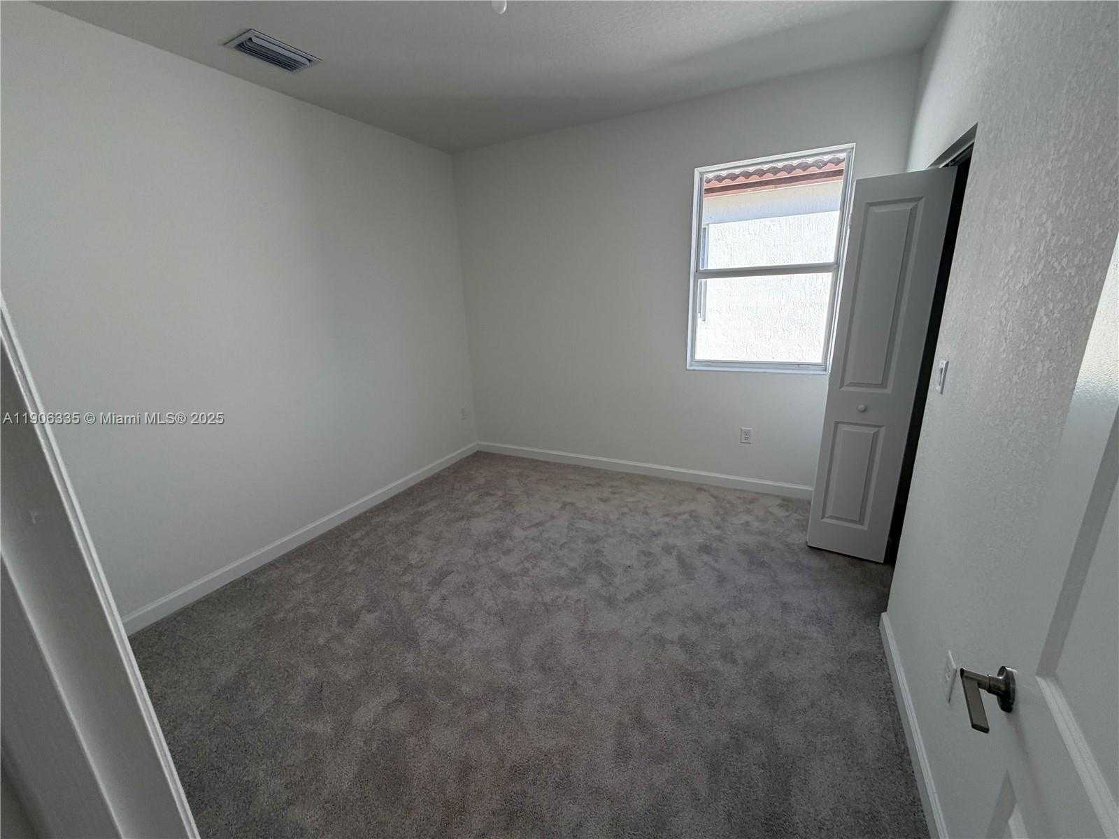 Small Image of 2426 SOUTH EAST 26 LN #2426, Homestead Number 18