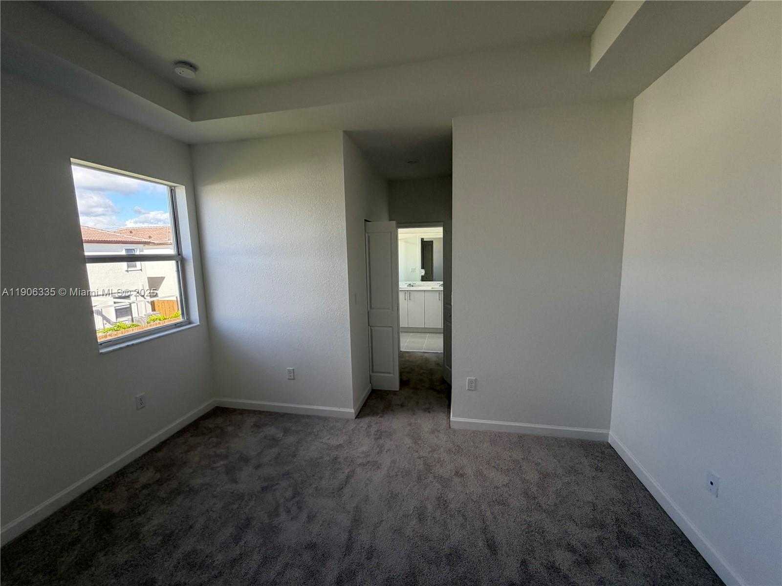 Small Image of 2426 SOUTH EAST 26 LN #2426, Homestead Number 23