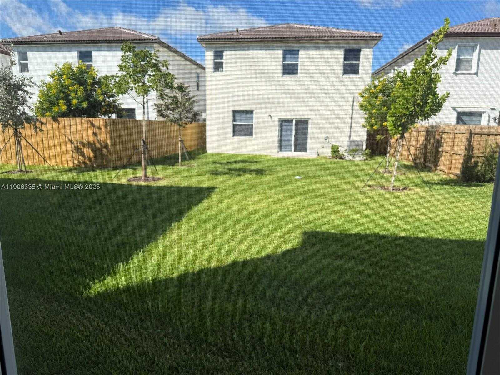 Small Image of 2426 SOUTH EAST 26 LN #2426, Homestead Number 4