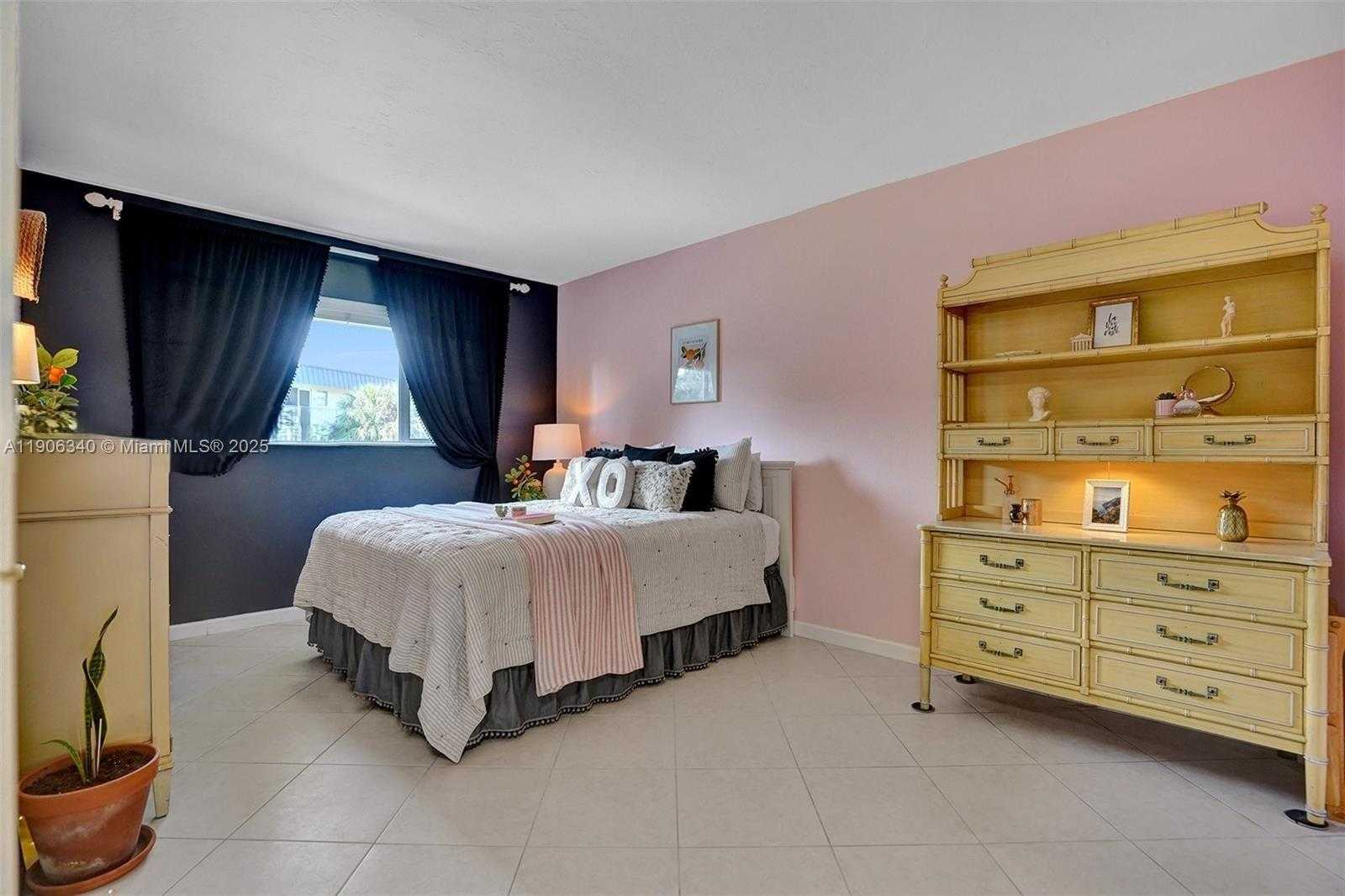 Small Image of 300 LAYNE BLVD #206, Hallandale Beach Number 11