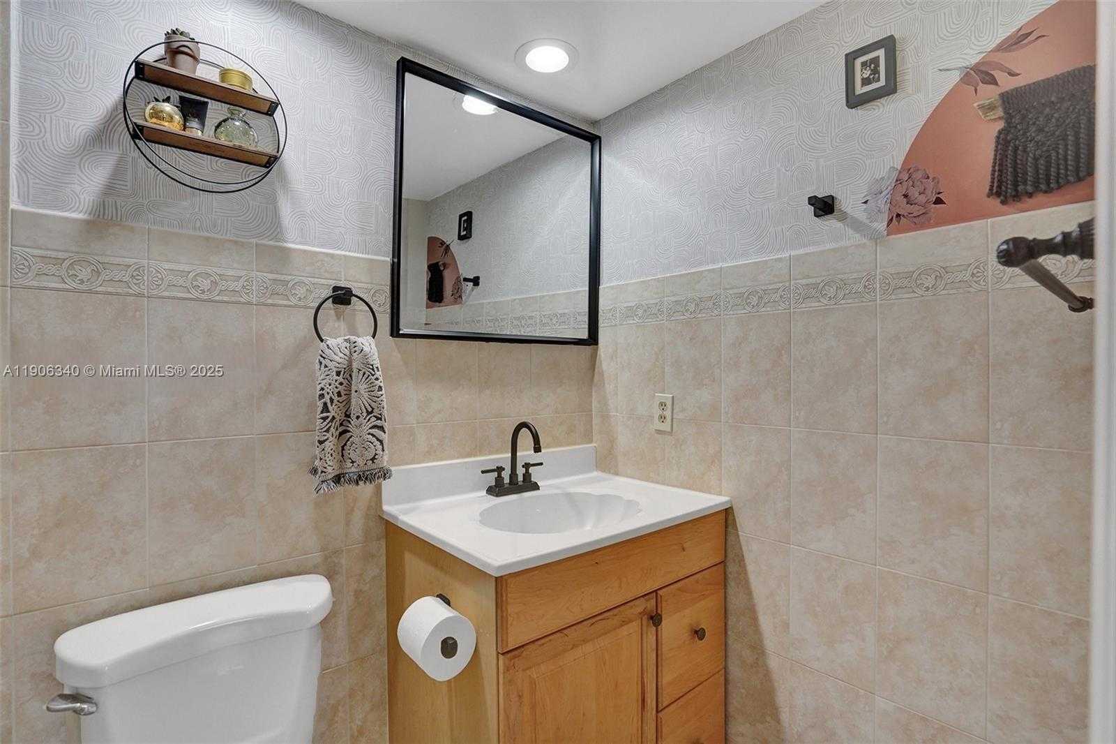 Small Image of 300 LAYNE BLVD #206, Hallandale Beach Number 15