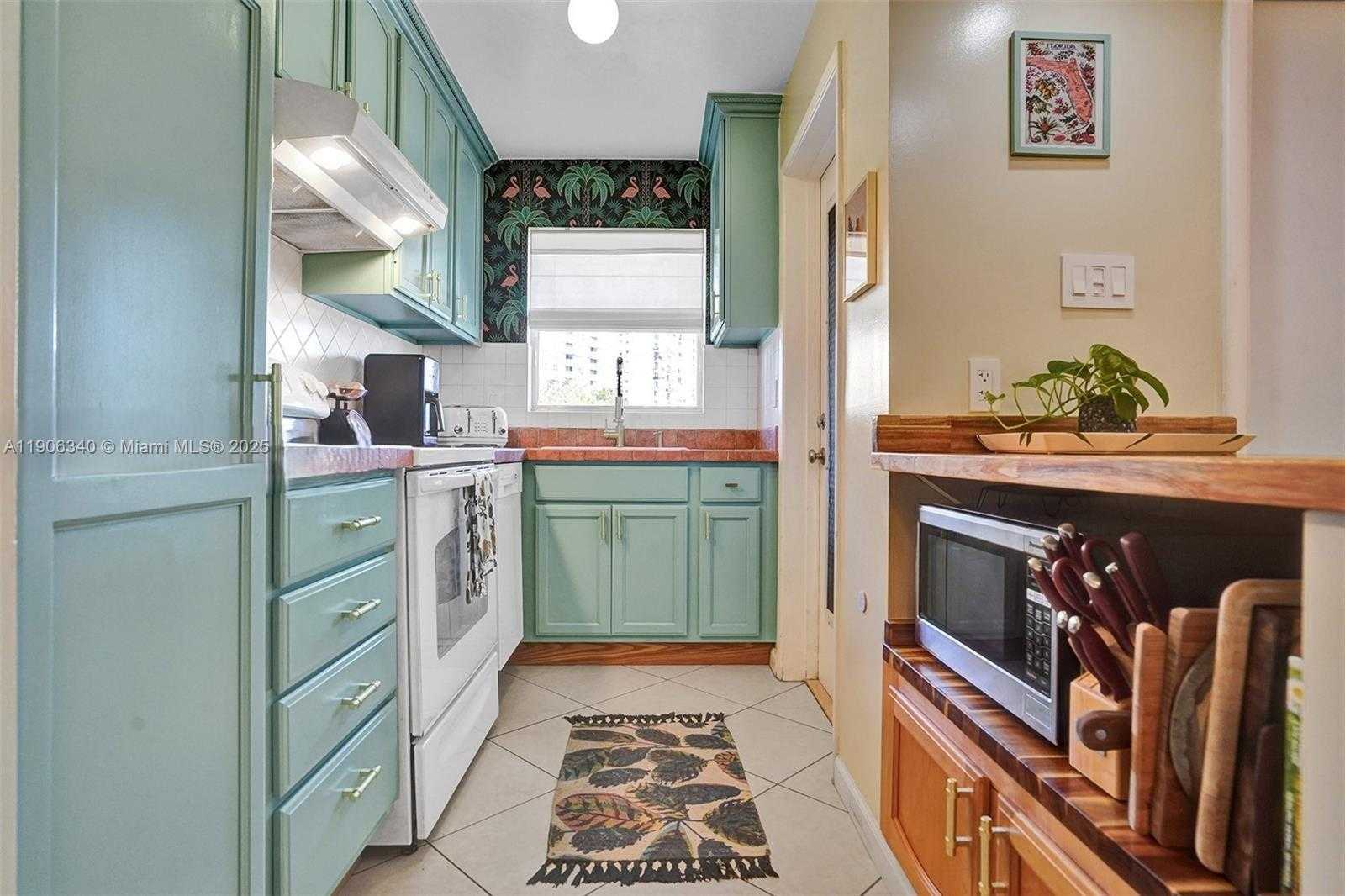 Small Image of 300 LAYNE BLVD #206, Hallandale Beach Number 6