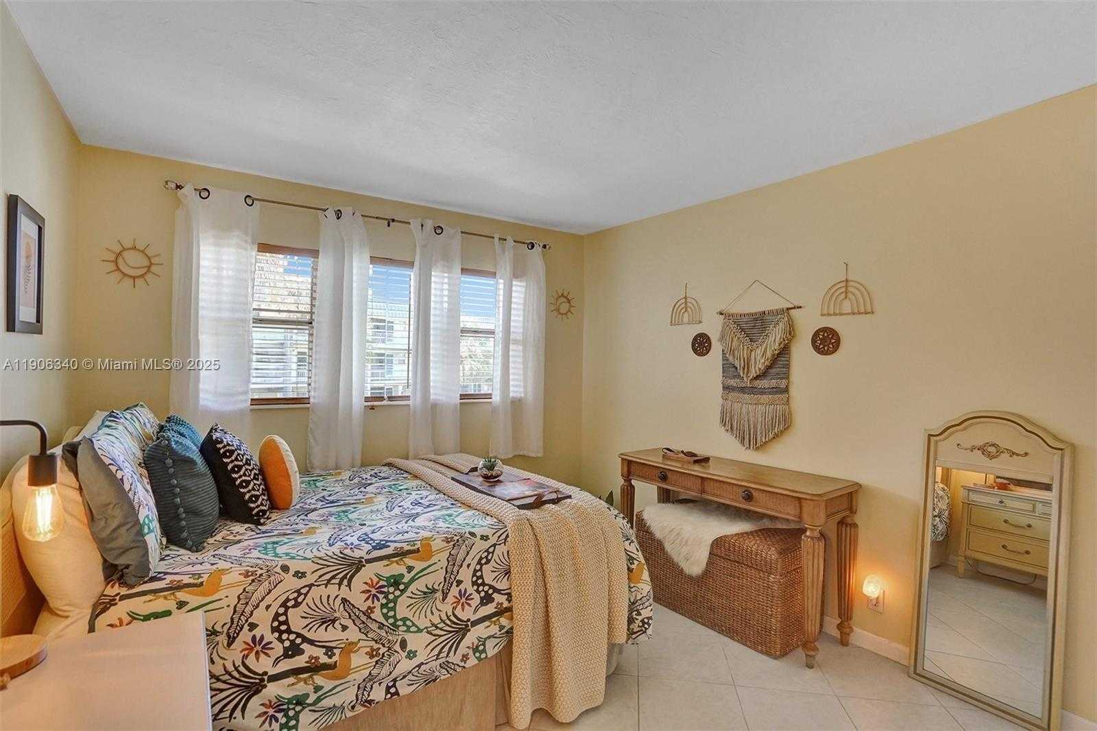 Small Image of 300 LAYNE BLVD #206, Hallandale Beach Number 8