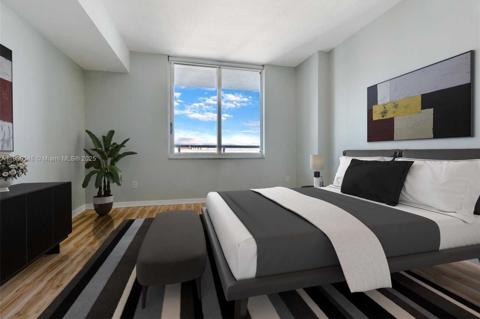 Small Image of 335 Biscayne Blvd, Miami, FL 33132, USA Number 7