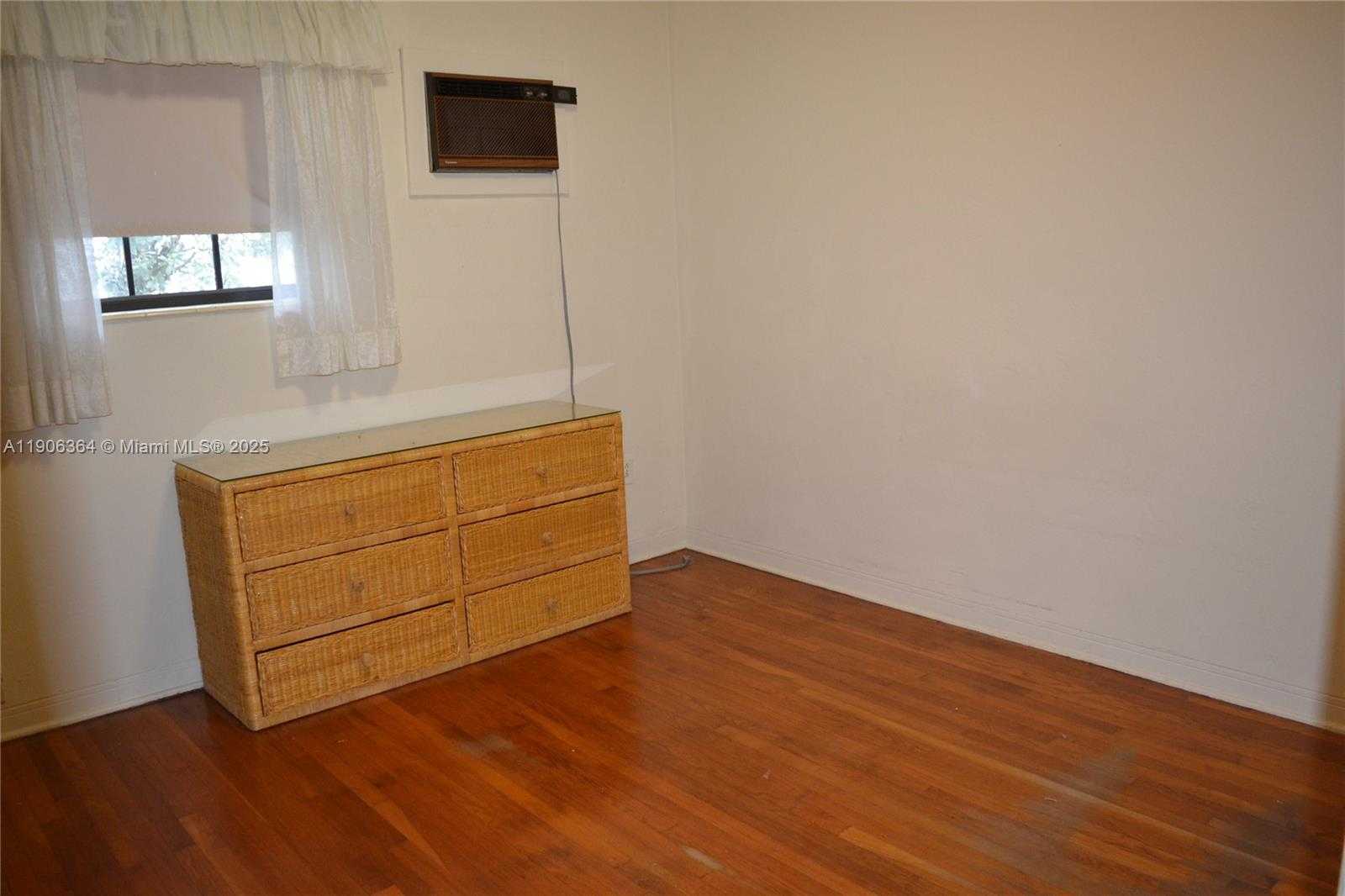 Small Image of 7855 SOUTH WEST 17TH TER, Miami Number 14