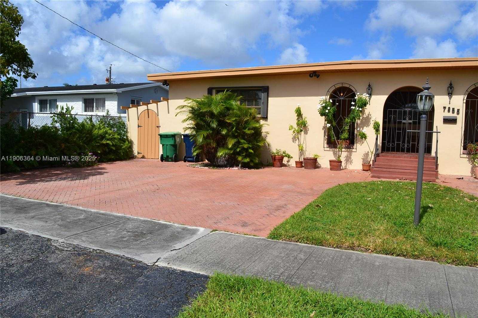 Small Image of 7855 SOUTH WEST 17TH TER, Miami Number 2