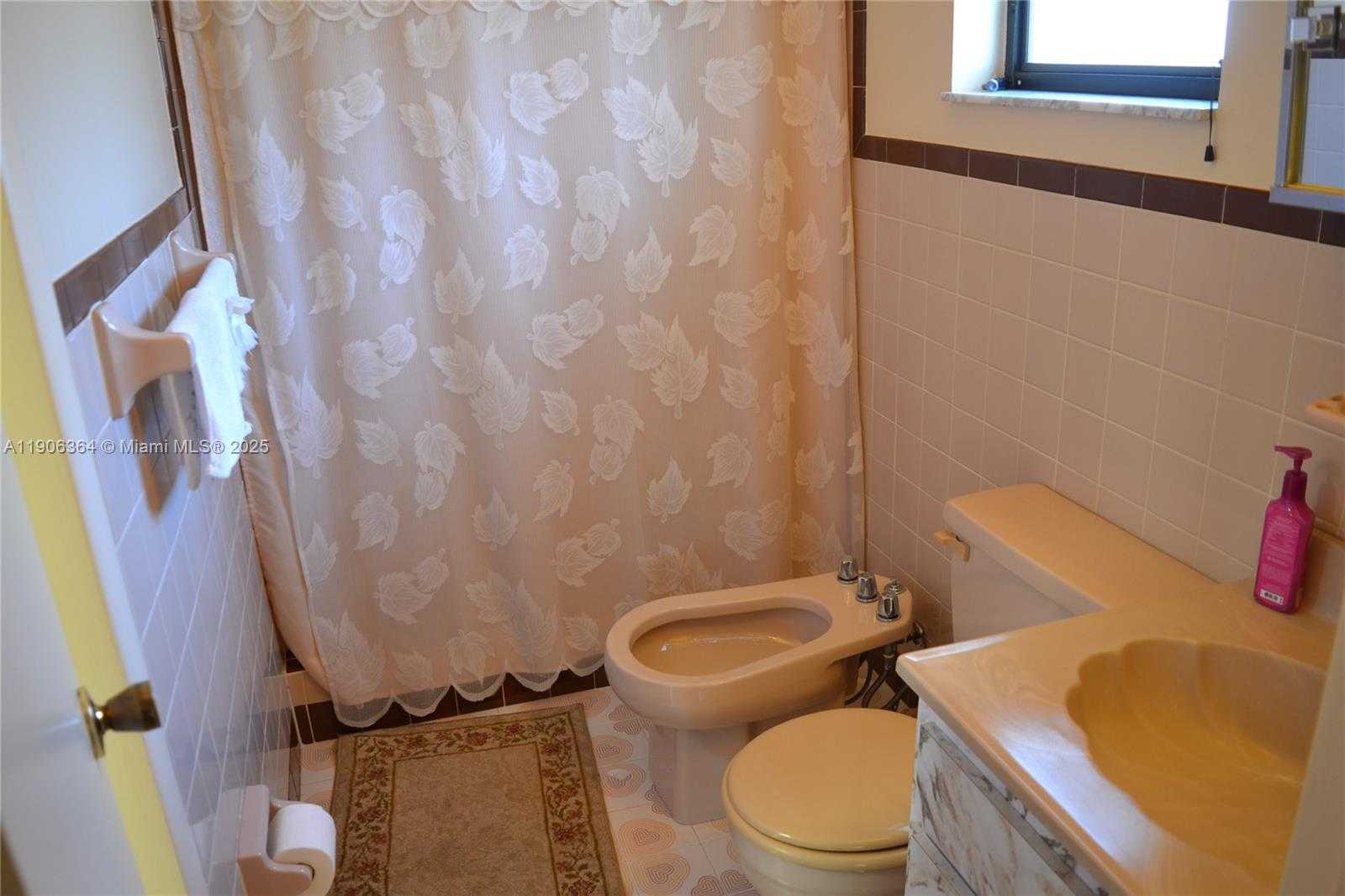 Small Image of 7855 SOUTH WEST 17TH TER, Miami Number 25