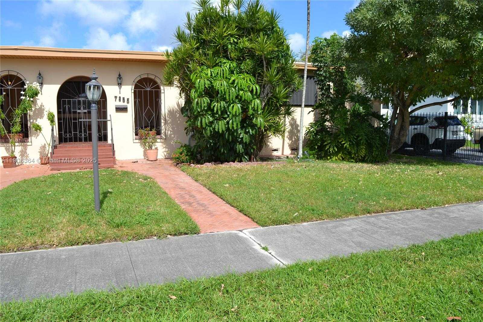 Small Image of 7855 SOUTH WEST 17TH TER, Miami Number 5