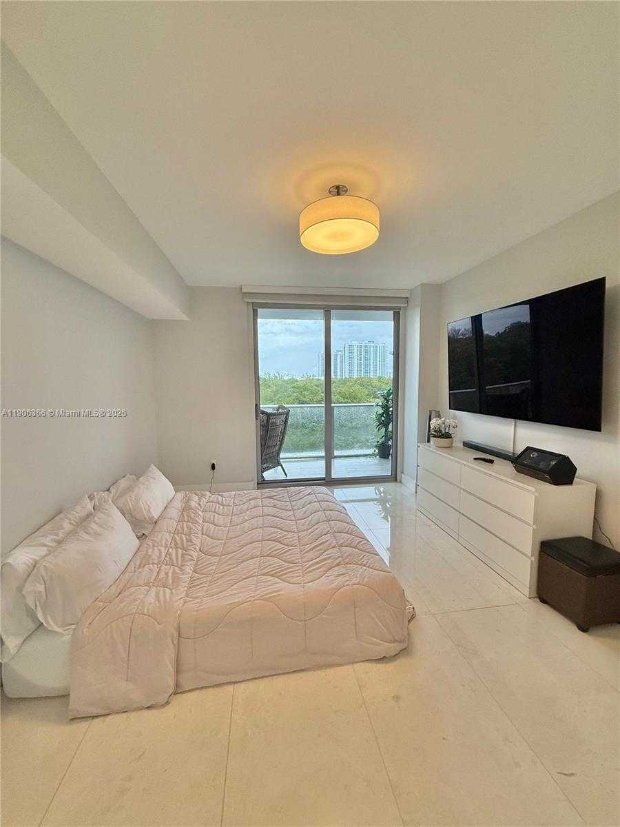 Small Image of 16385 BISCAYNE BLVD #301, North Miami Beach Number 11