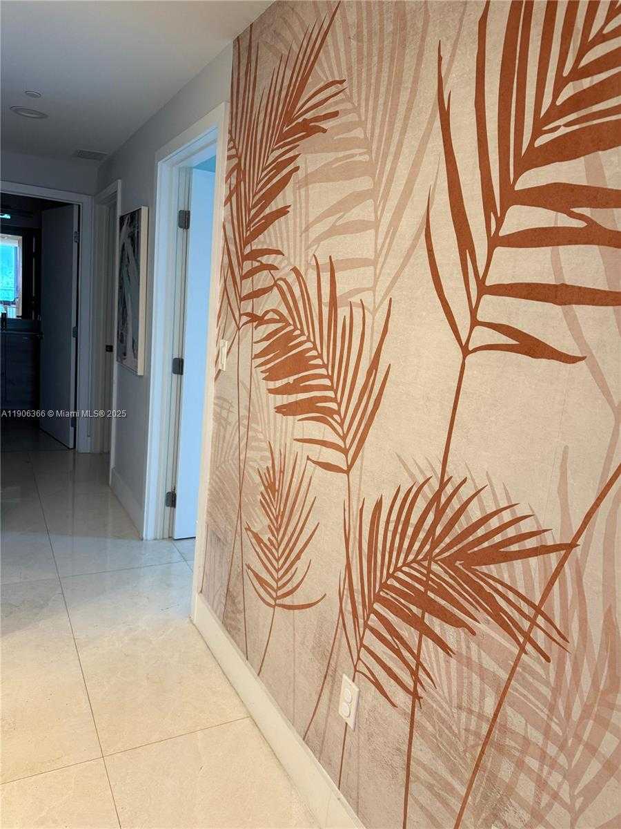 Small Image of 16385 BISCAYNE BLVD #301, North Miami Beach Number 19