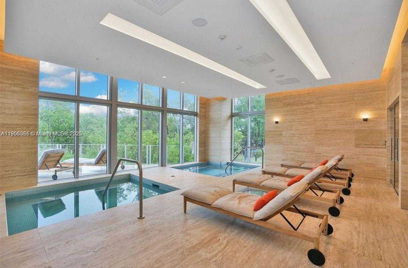 Small Image of 16385 BISCAYNE BLVD #301, North Miami Beach Number 26