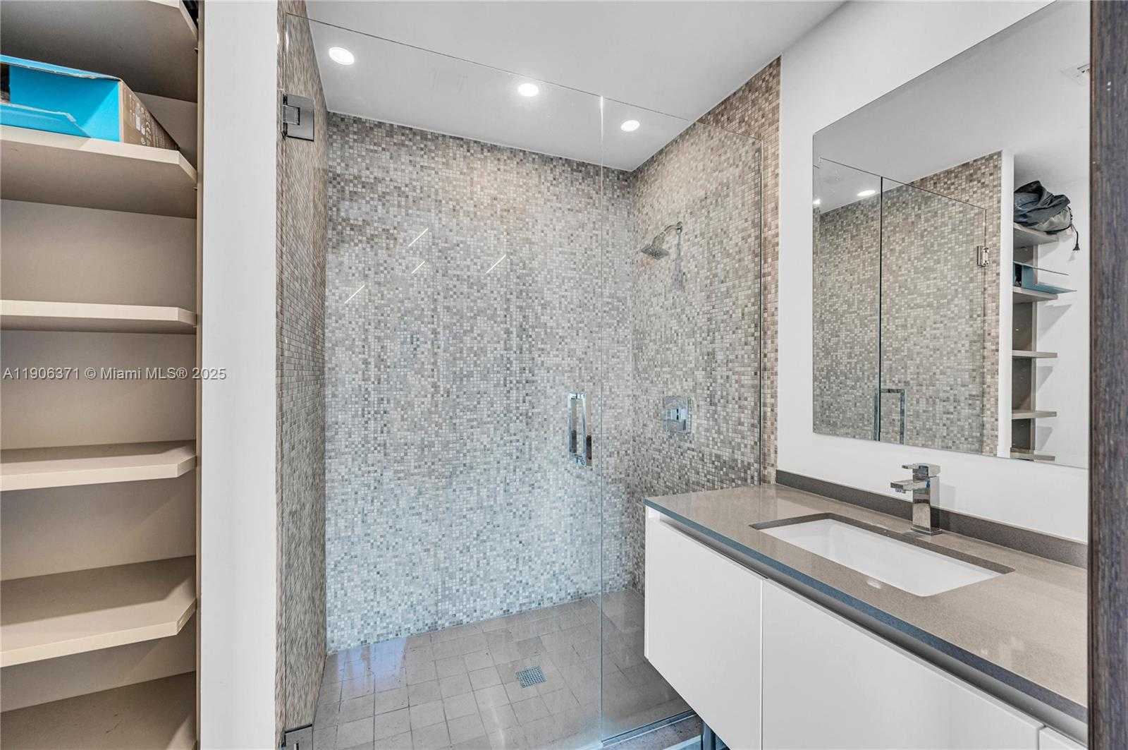 Small Image of 88 SOUTH WEST 7TH ST #806, Miami Number 24