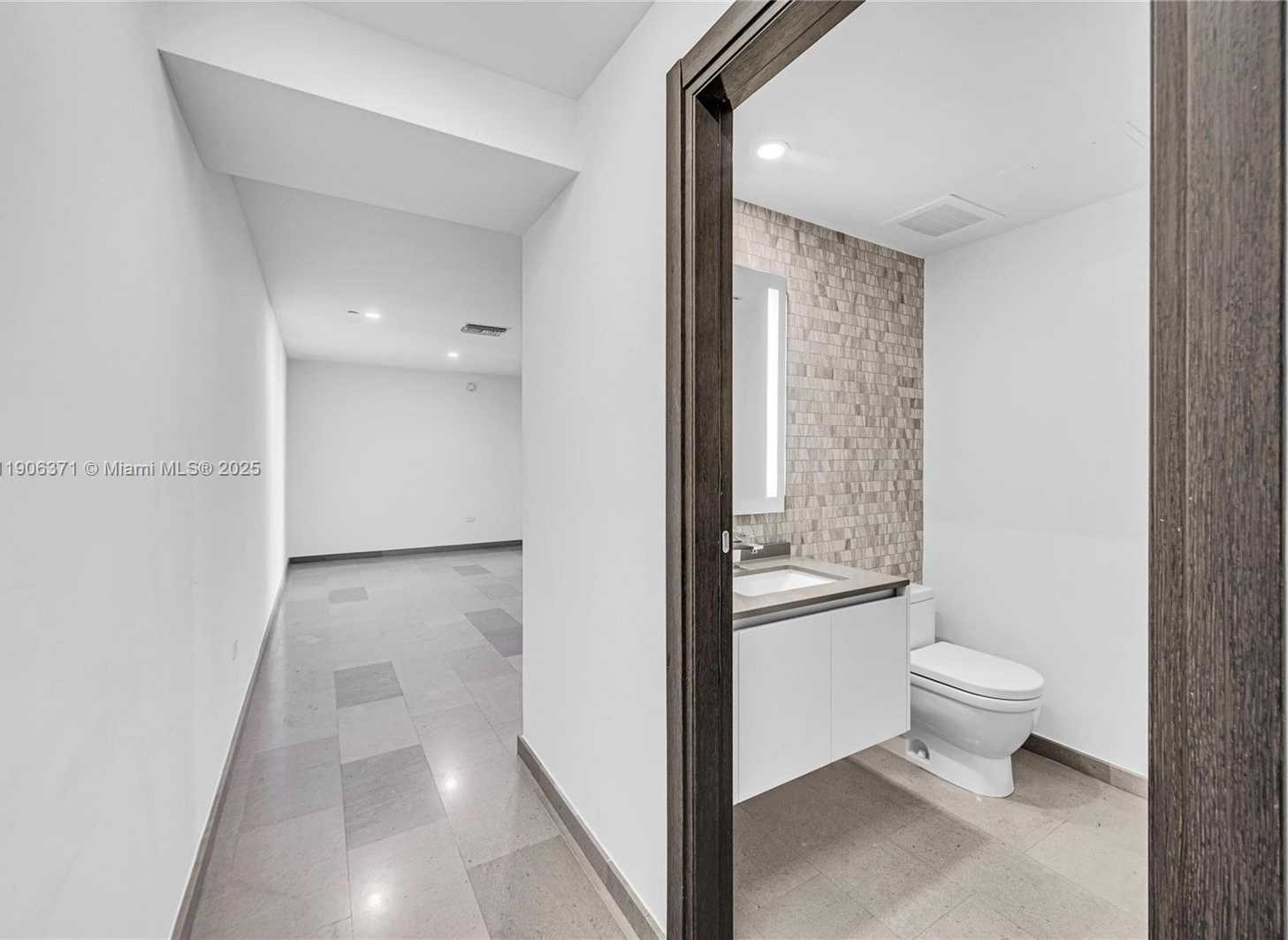 Small Image of 88 SOUTH WEST 7TH ST #806, Miami Number 26