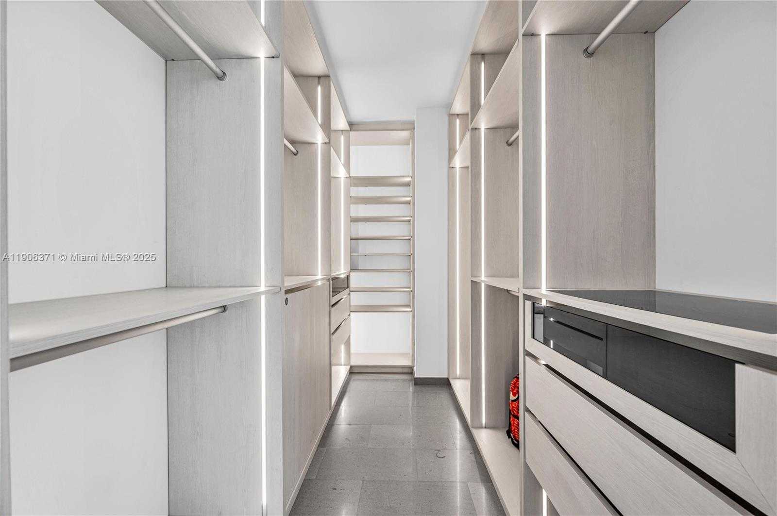 Small Image of 88 SOUTH WEST 7TH ST #806, Miami Number 30