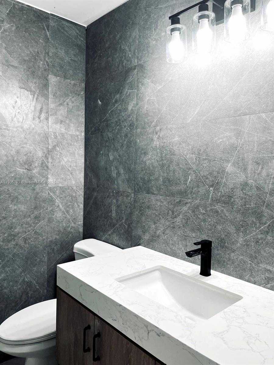 Small Image of 11232 NORTH WEST 51ST TER, Doral Number 15