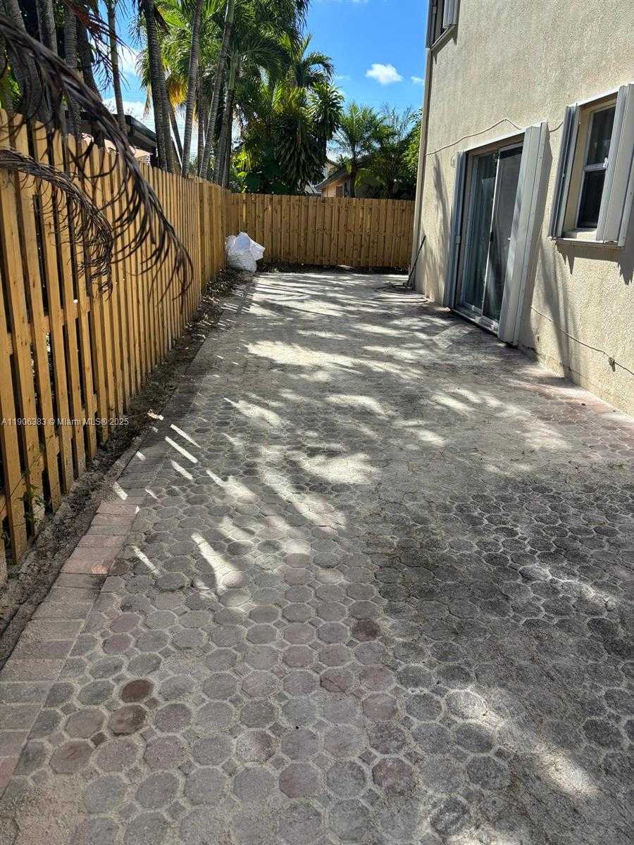 Small Image of 11232 NORTH WEST 51ST TER, Doral Number 16