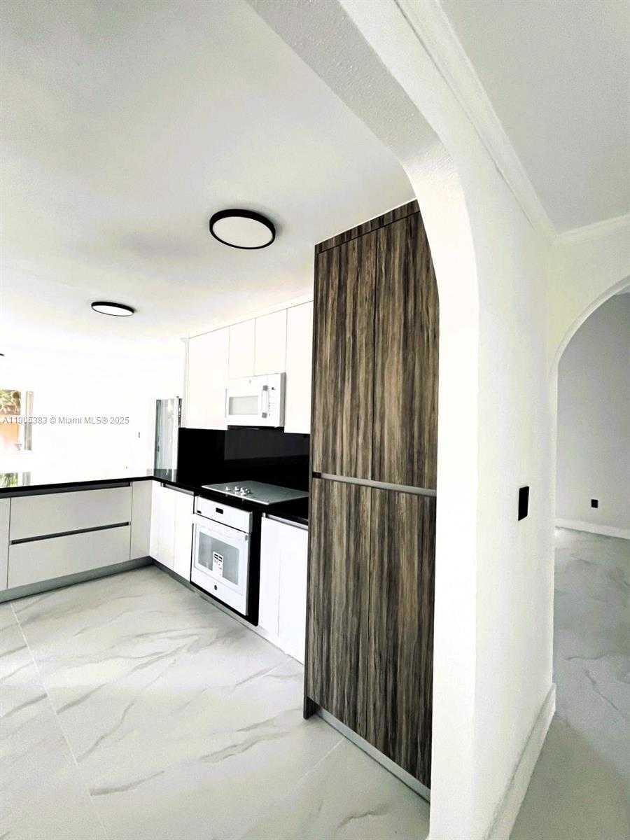 Small Image of 11232 NORTH WEST 51ST TER, Doral Number 9