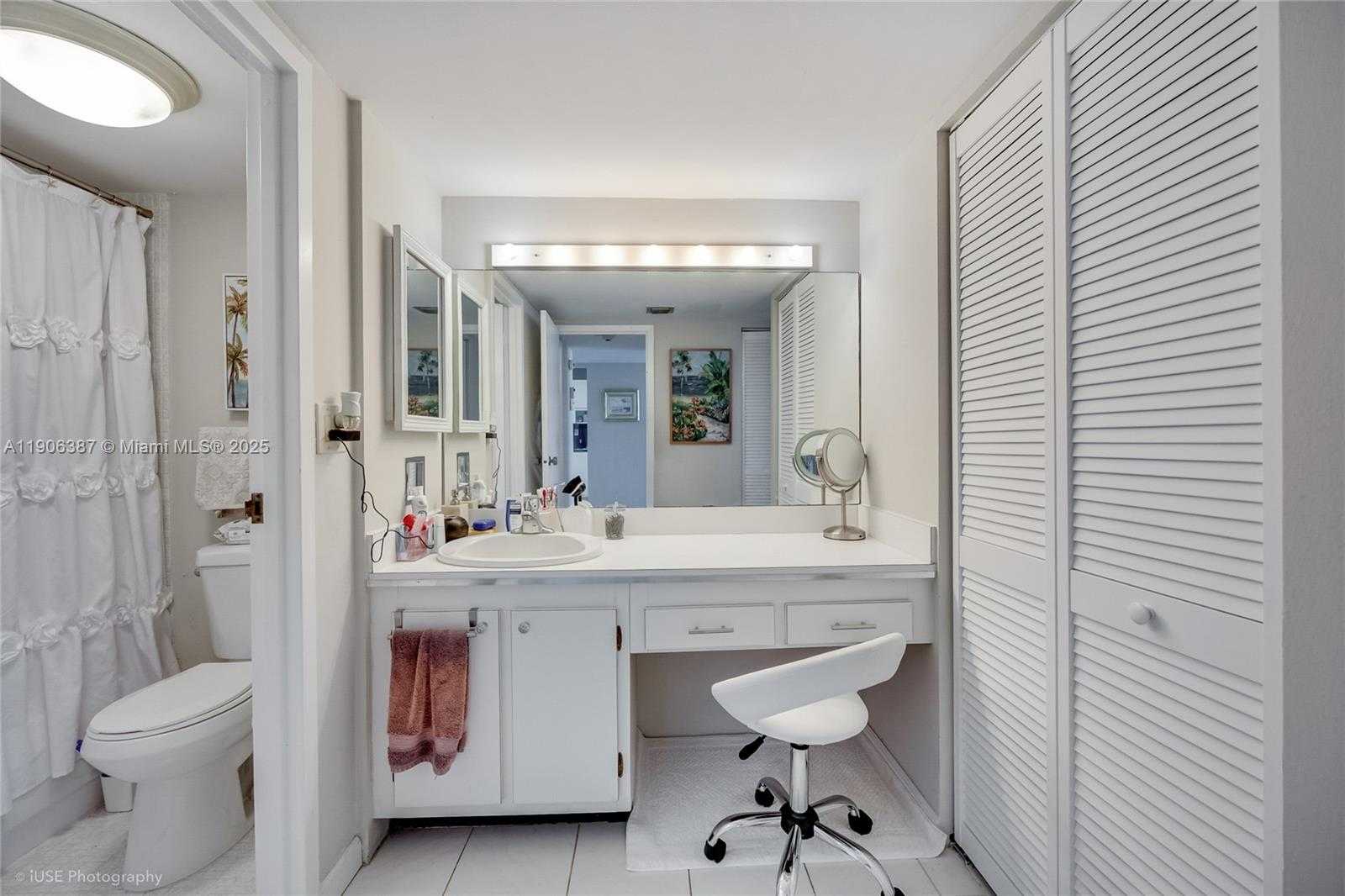 Small Image of 100 BAYVIEW DR #2102, Sunny Isles Beach Number 10