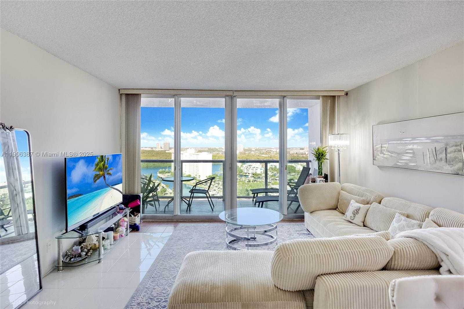 Small Image of 100 BAYVIEW DR #2102, Sunny Isles Beach Number 2