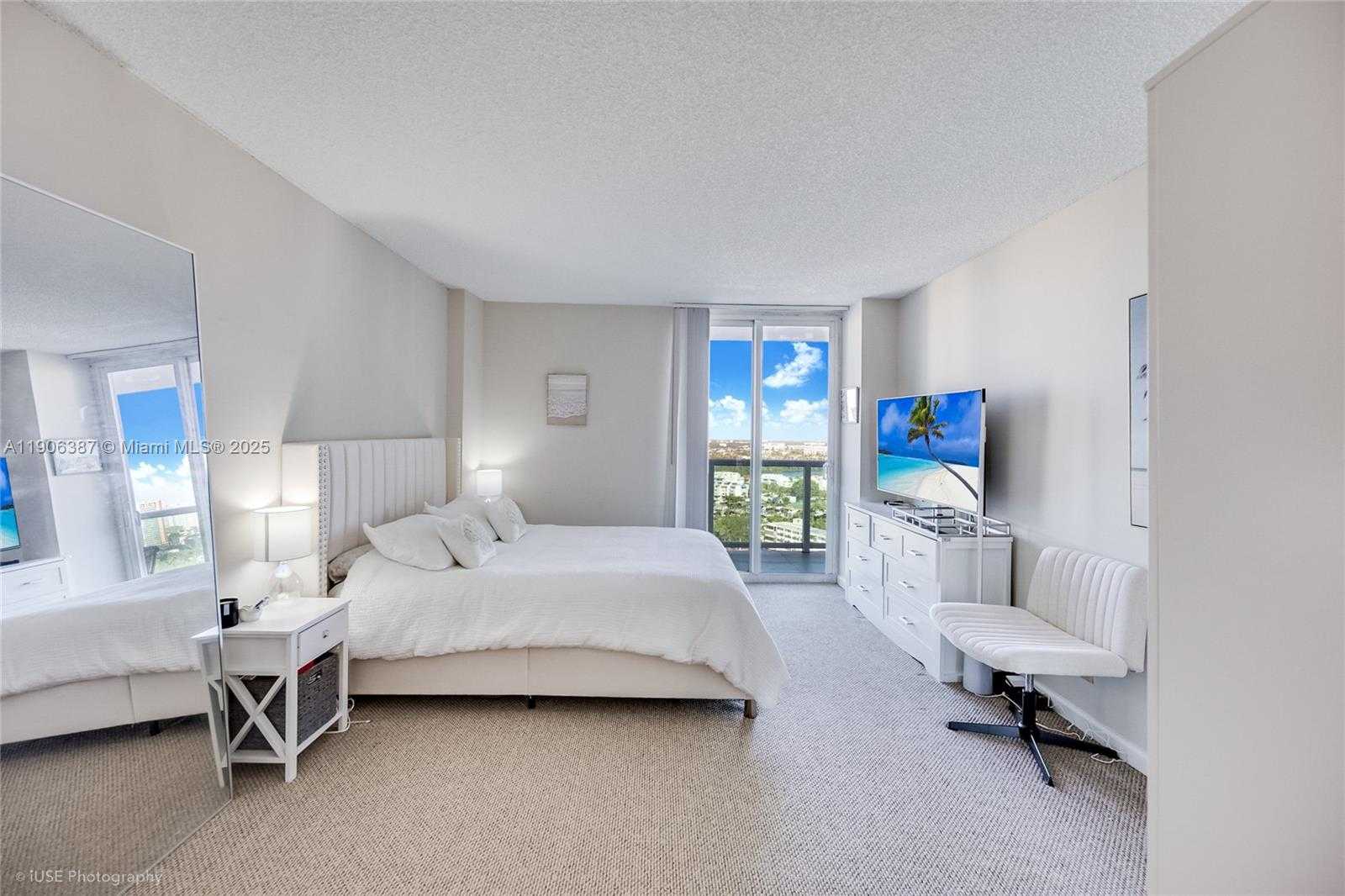 Small Image of 100 BAYVIEW DR #2102, Sunny Isles Beach Number 7