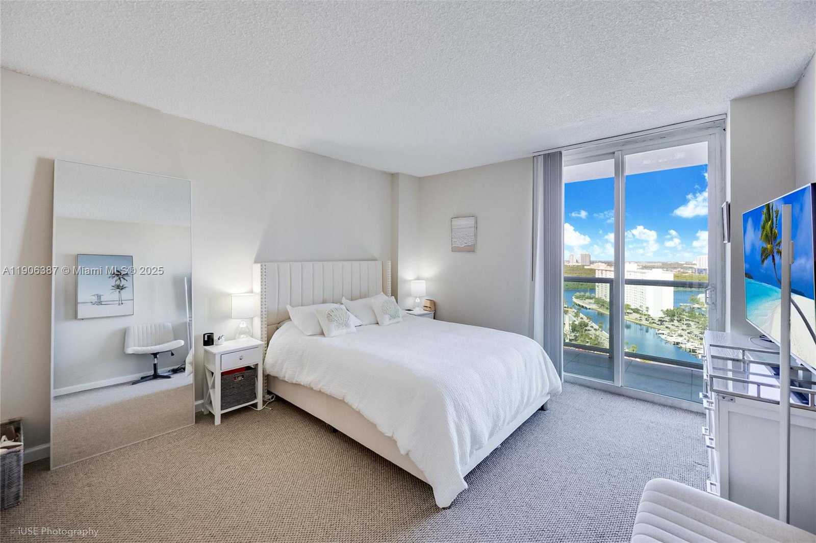 Small Image of 100 BAYVIEW DR #2102, Sunny Isles Beach Number 8